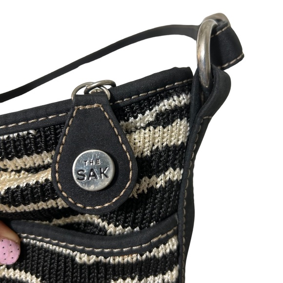 The SAK Shoulder Bag Purse Knitted Adjustable Straps Zip Top Cream Black - Picture 5 of 13
